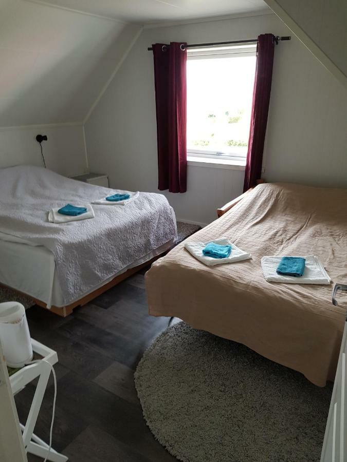 1 Room In The Yellow House, Close To Airport & Lofoten Evenskjer المظهر الخارجي الصورة