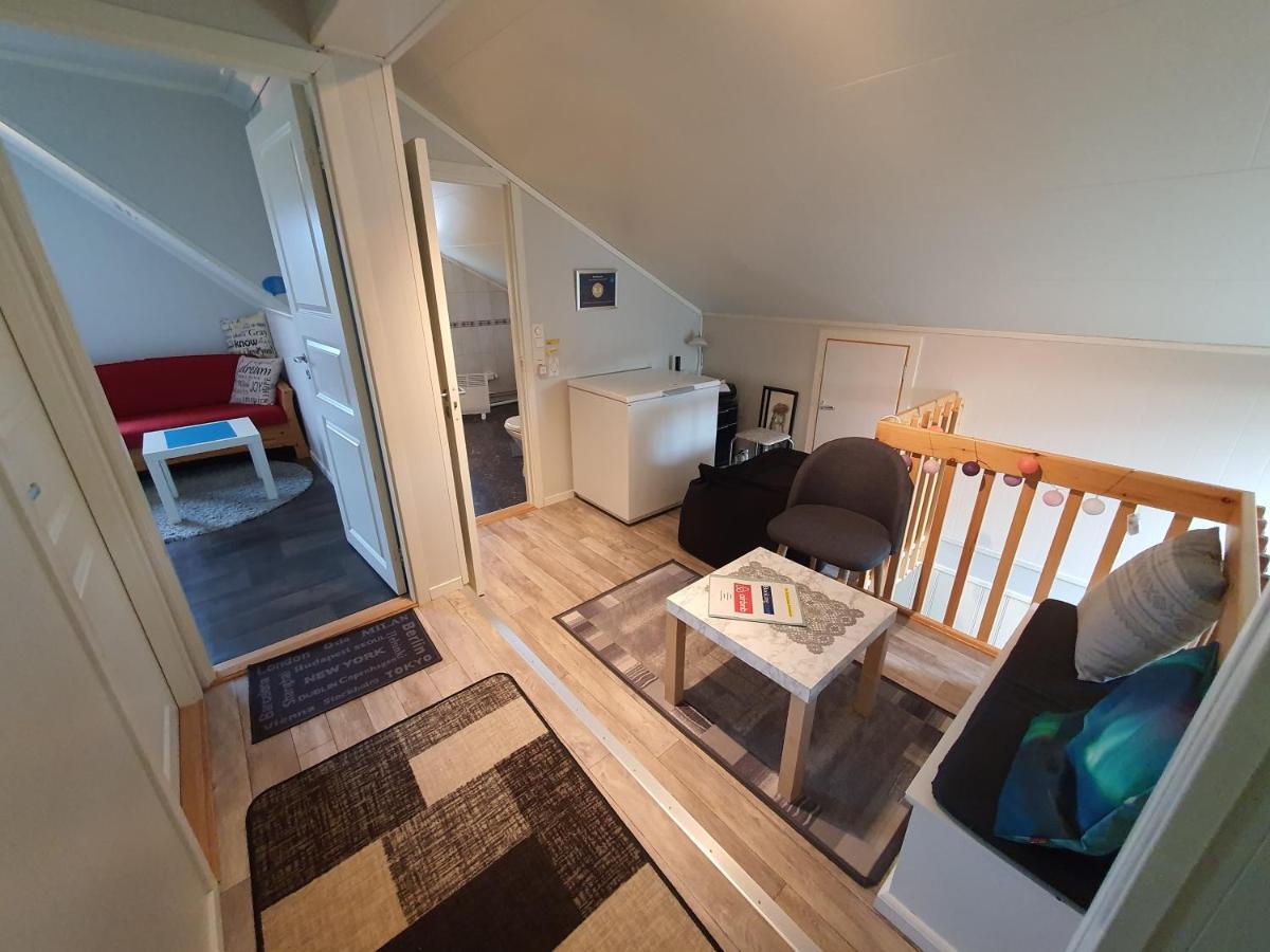 1 Room In The Yellow House, Close To Airport & Lofoten Evenskjer المظهر الخارجي الصورة
